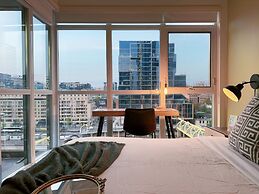 Maple Crown Suites - Free Parking