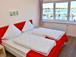 Ferienwohnung Am Yachthafen mit Balkon