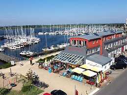 Ferienwohnung Am Yachthafen mit Balkon
