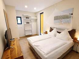 Bernsteinsee Homes and Ferien Beach House
