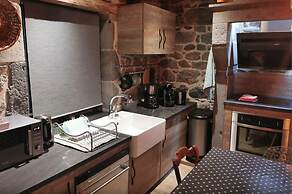 Rustic Mont-dore Family Cottage