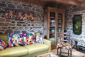 Rustic Mont-dore Family Cottage