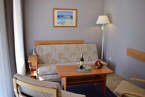 Holiday Homes With Terraces, Close to the Beach