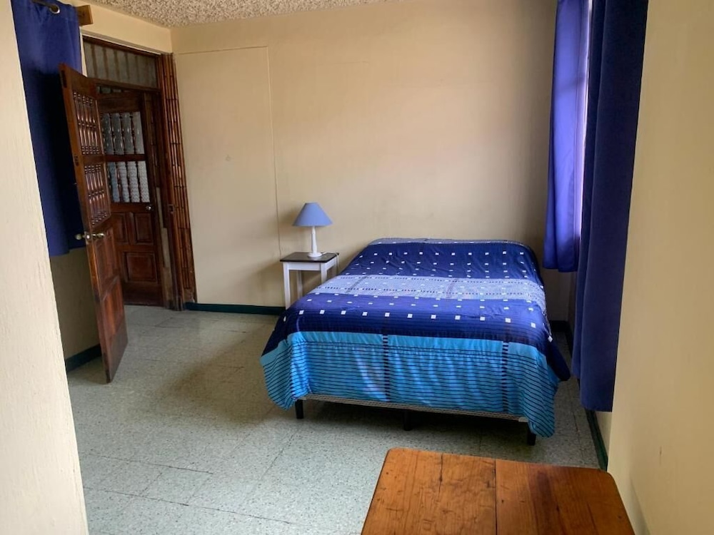 Kasa Kiwi Hostel and Travel