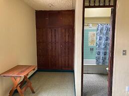 Kasa Kiwi Hostel and Travel