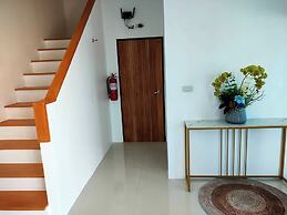 Jitvirat Pool Villa