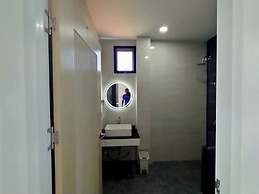 Jitvirat Pool Villa