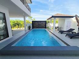 Jitvirat Pool Villa