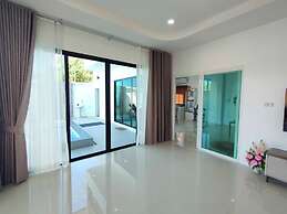 Jitvirat Pool Villa