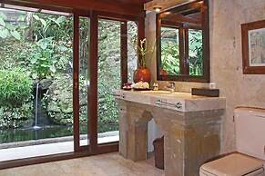 Toya Retreat Villa