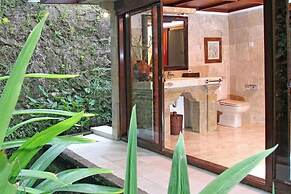 Toya Retreat Villa