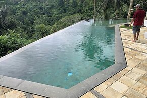 Toya Retreat Villa