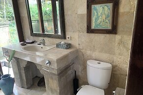 Toya Retreat Villa