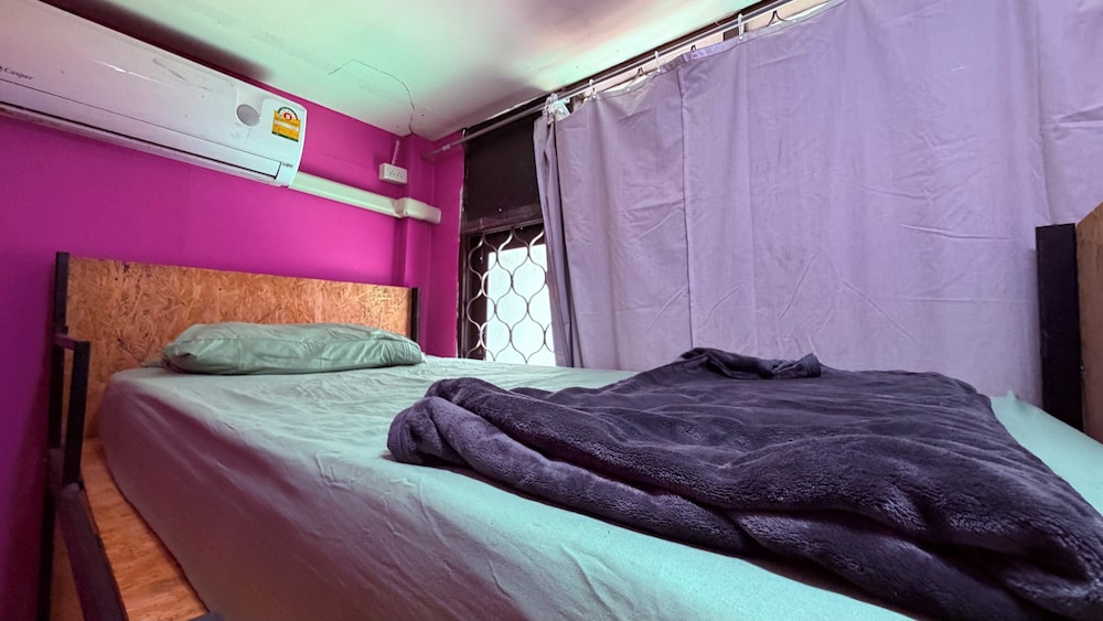 Pink Kraken Hostel