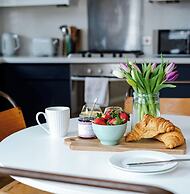 Modern Margate Apt 2BR En-suite Parking by Adliv