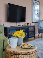 Modern Margate Apt 2BR En-suite Parking by Adliv