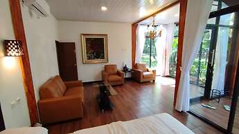 Forrest Lodge, Cafe & Wisata Berkuda