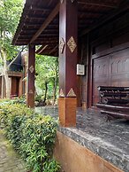 Forrest Lodge, Cafe & Wisata Berkuda