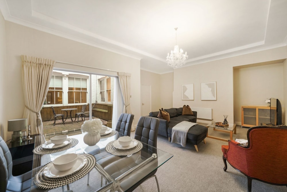 Hertford Flat 1