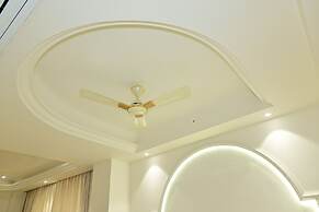 Simran Sarovar Hotel