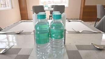 Simran Sarovar Hotel