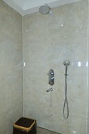 Simran Sarovar Hotel
