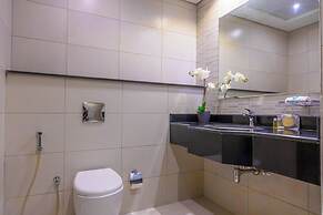 Bloomfields 1BR Canal The View Raha