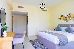 Bloomfields 1BR Canal The View Raha
