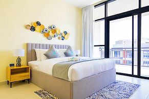 Bloomfields 1BR Canal The View Raha