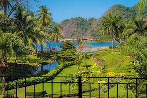 Bay Residence 7C 3 bdr Ocean View in Los Suenos