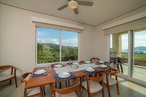 Miramar 5D 3 bdr Ocean View in Los Suenos