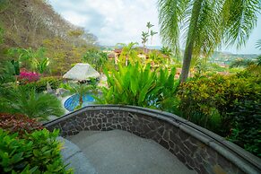 Marbella 2F 3 bdr Ocean View in Los Suenos