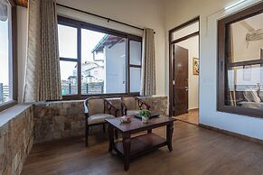 Alaya Stays SnowPeak Vila With Hill View