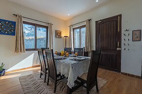 Alaya Stays SnowPeak Vila With Hill View