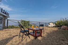 Alaya Stays SnowPeak Vila With Hill View