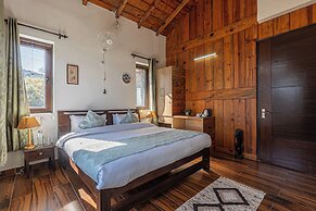 Alaya Stays SnowPeak Vila With Hill View