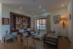 Alaya Stays SnowPeak Vila With Hill View