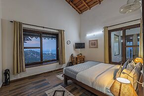 Alaya Stays SnowPeak Vila With Hill View