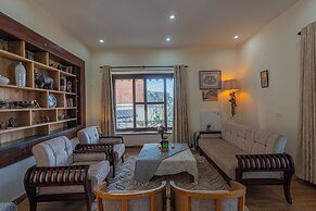 Alaya Stays SnowPeak Vila With Hill View