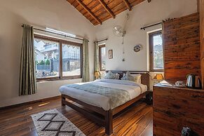 Alaya Stays SnowPeak Vila With Hill View