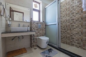 Alaya Stays SnowPeak Vila With Hill View