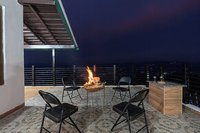 Alaya Stays SnowPeak Vila With Hill View