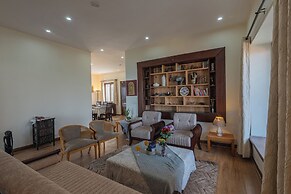 Alaya Stays SnowPeak Vila With Hill View