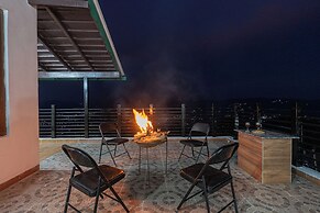 Alaya Stays SnowPeak Vila With Hill View