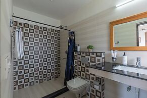 Alaya Stays SnowPeak Vila With Hill View