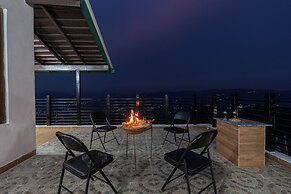 Alaya Stays SnowPeak Vila With Hill View