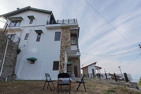 Alaya Stays SnowPeak Vila With Hill View