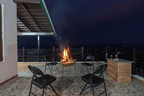 Alaya Stays SnowPeak Vila With Hill View