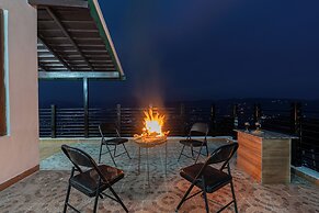 Alaya Stays SnowPeak Vila With Hill View
