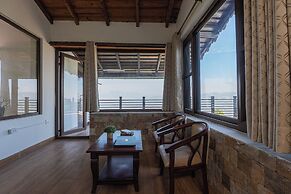 Alaya Stays SnowPeak Vila With Hill View